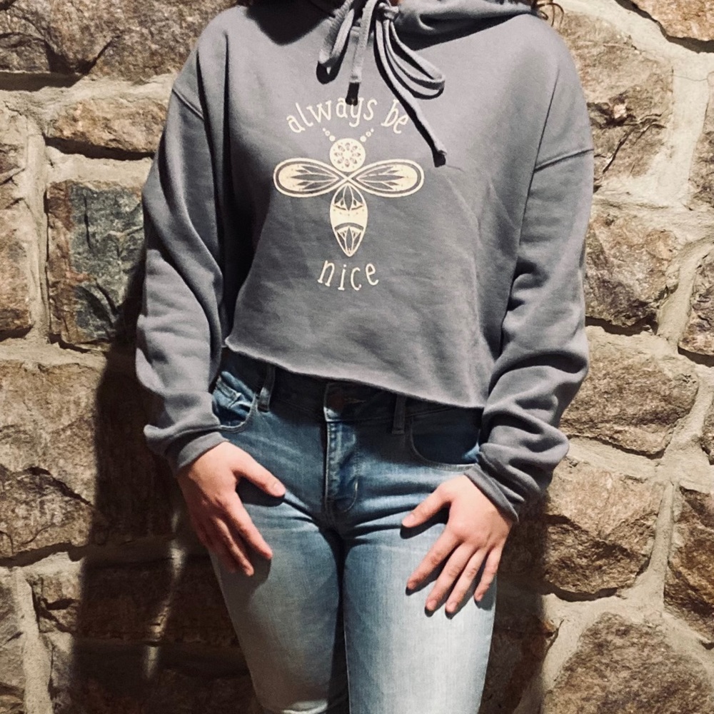 Cropped Sweatshirt - Picture 3 of 3